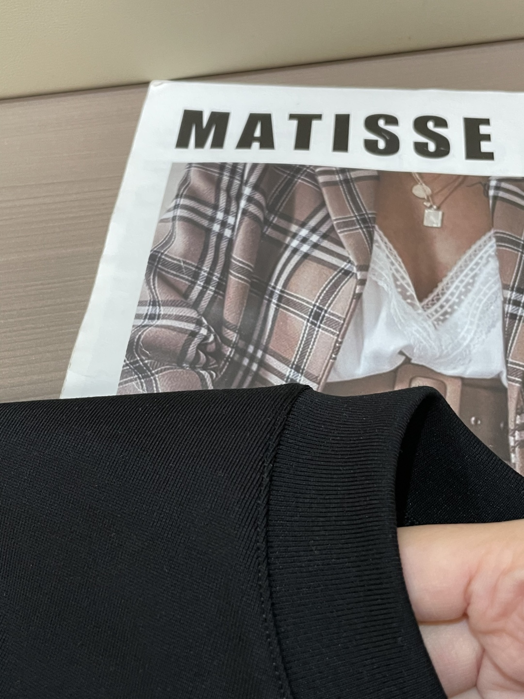 Prad 2026春夏新款首发专柜最新款短袖圆领T恤 高端订制 设计前卫时尚！品牌logo重工艺设计 高