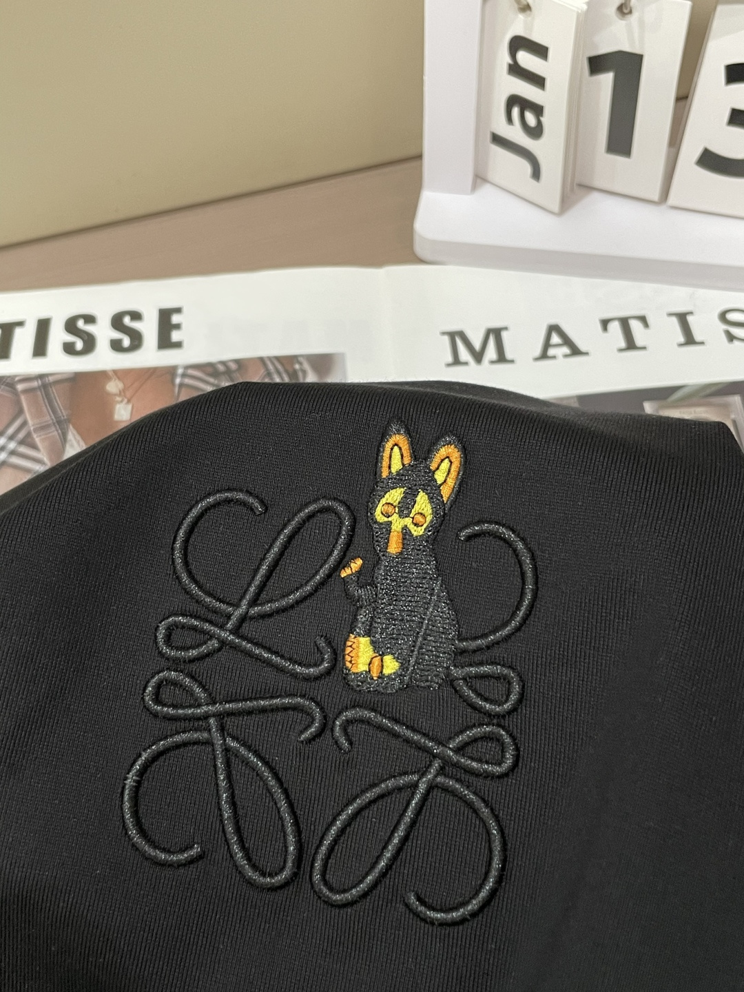 Loewe 2026春夏新款首发专柜最新款短袖圆领T恤 高端订制 设计前卫时尚！品牌logo重工艺设计 