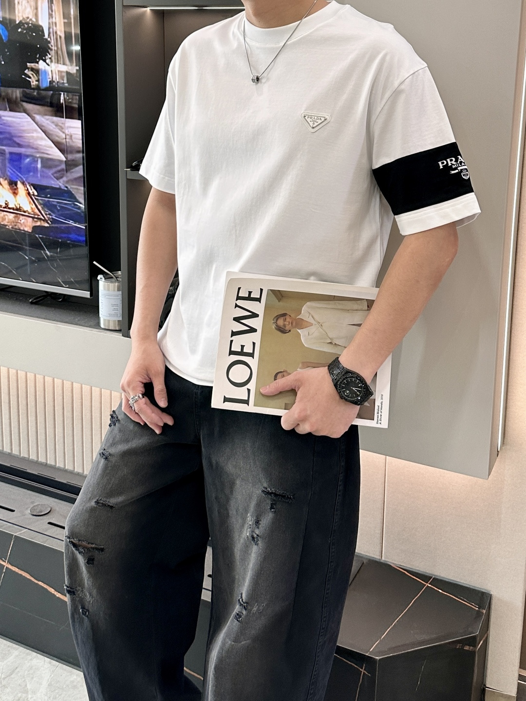 Prad 2026春夏新款首发专柜最新款短袖圆领T恤 高端订制 设计前卫时尚！品牌logo重工艺设计 高