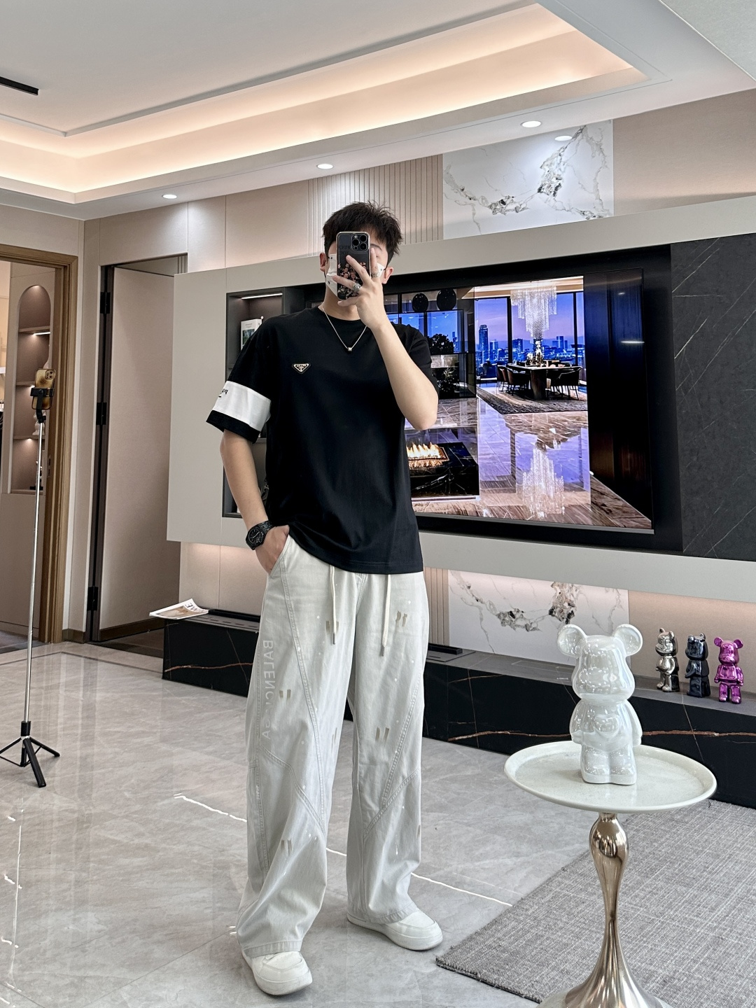 Prad 2026春夏新款首发专柜最新款短袖圆领T恤 高端订制 设计前卫时尚！品牌logo重工艺设计 高