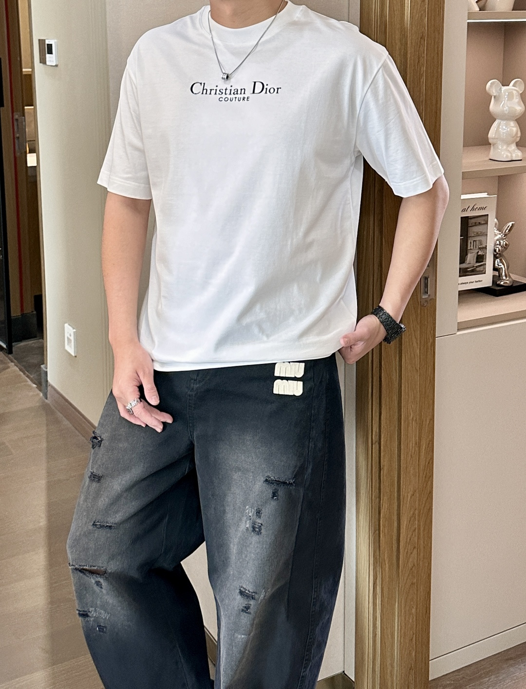 D奥 2026春夏新款首发专柜最新款短袖圆领T恤 高端订制 设计前卫时尚！品牌logo重工艺设计 高端定