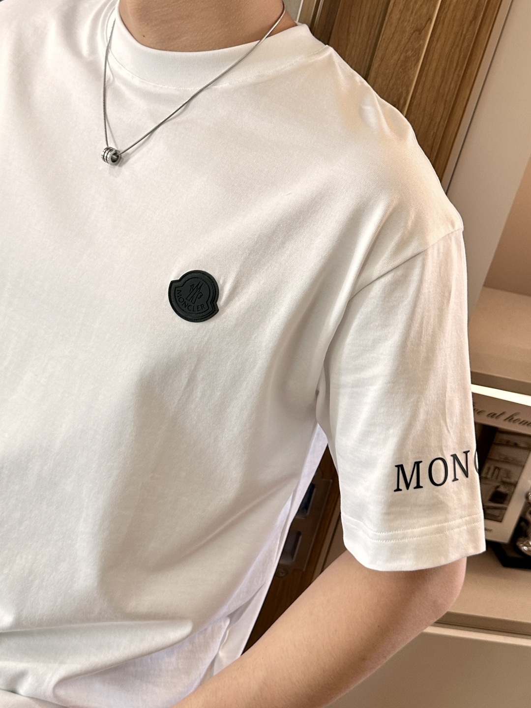 蒙口 2026春夏新款首发专柜最新款短袖圆领T恤 高端订制 设计前卫时尚！品牌logo重工艺设计 高端定