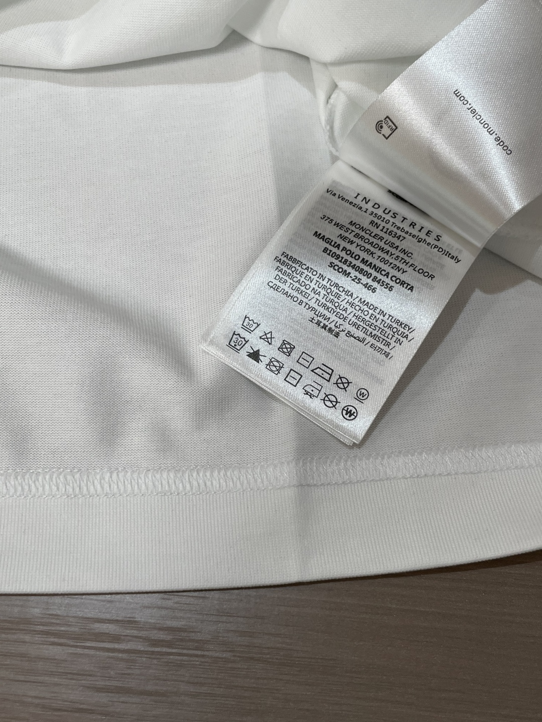 蒙口 2026春夏新款首发专柜最新款短袖圆领T恤 高端订制 设计前卫时尚！品牌logo重工艺设计 高端定