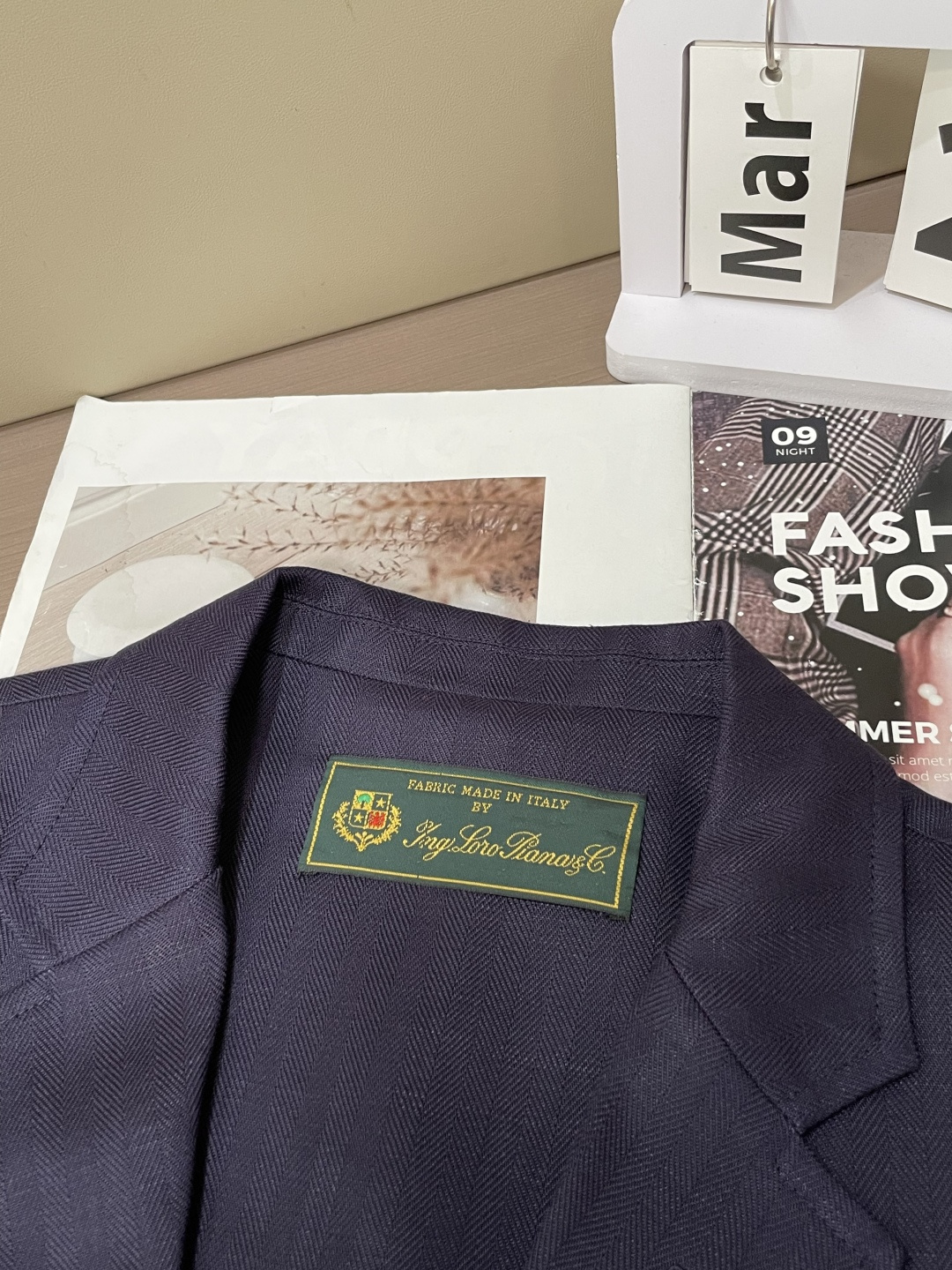 LSS早春新款天丝亚麻混纺人字纹翻领西服，男士经典徽章刺绣经典两粒扣商务休闲西装夹克外套！贸易公司渠道稀