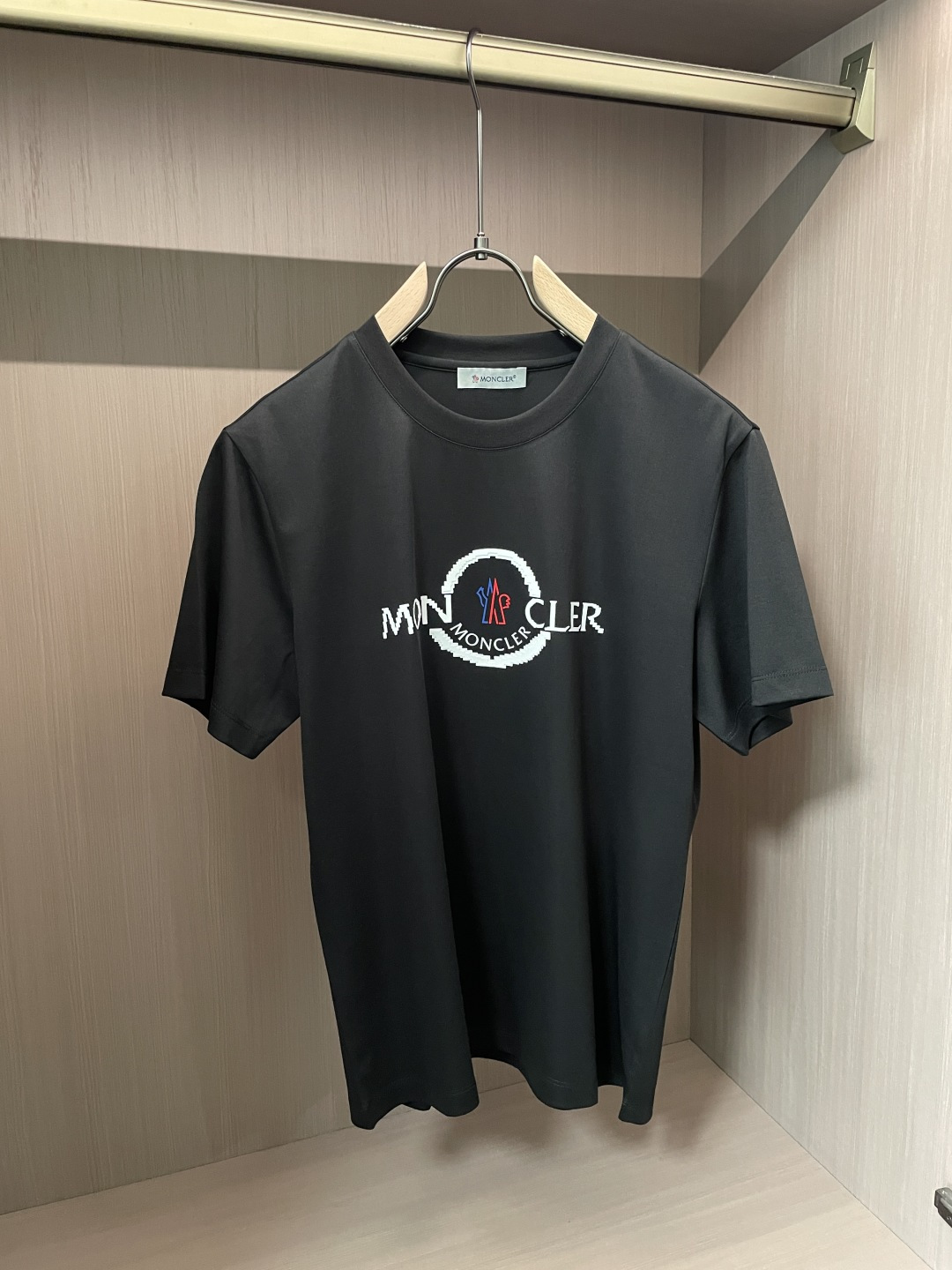 蒙口 2026ss夏装新品 专柜在售 最新系列图案logo短袖T恤 必须人手一件的节奏！进口顶极丝光棉面