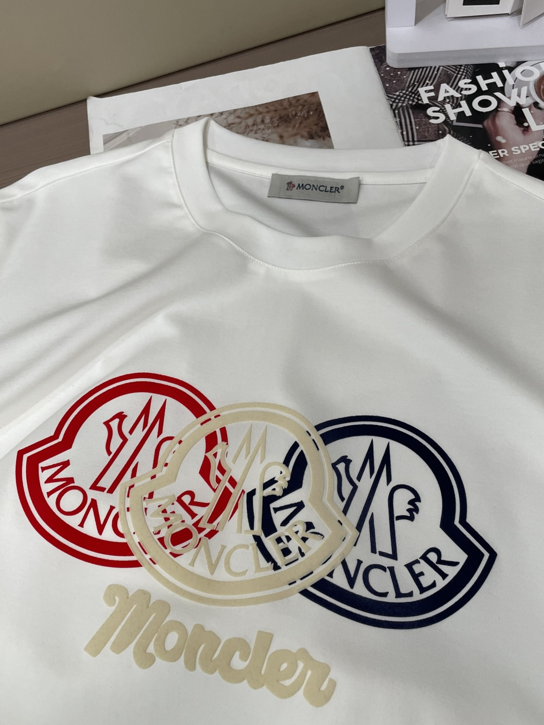 蒙口 2026ss夏装新品 专柜在售 最新系列图案logo短袖T恤 必须人手一件的节奏！进口顶极丝光棉面