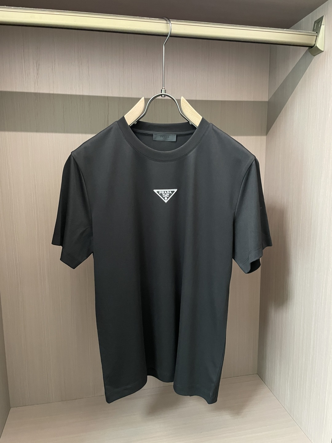 Prad 2026ss夏装新品 专柜在售 最新系列图案logo短袖T恤 必须人手一件的节奏！进口顶极丝光