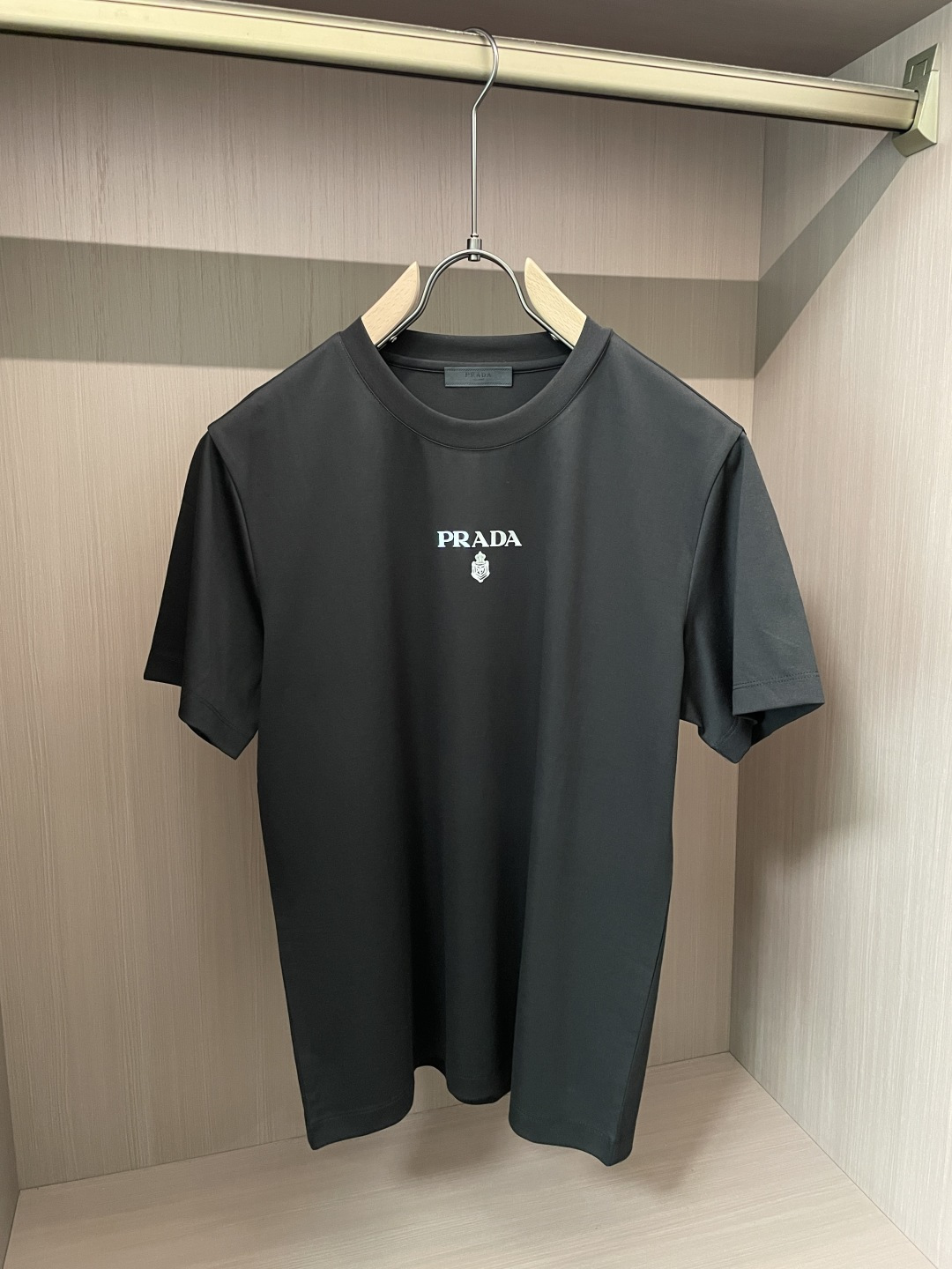 Prad 2026ss夏装新品 专柜在售 最新系列图案logo短袖T恤 必须人手一件的节奏！进口顶极丝光