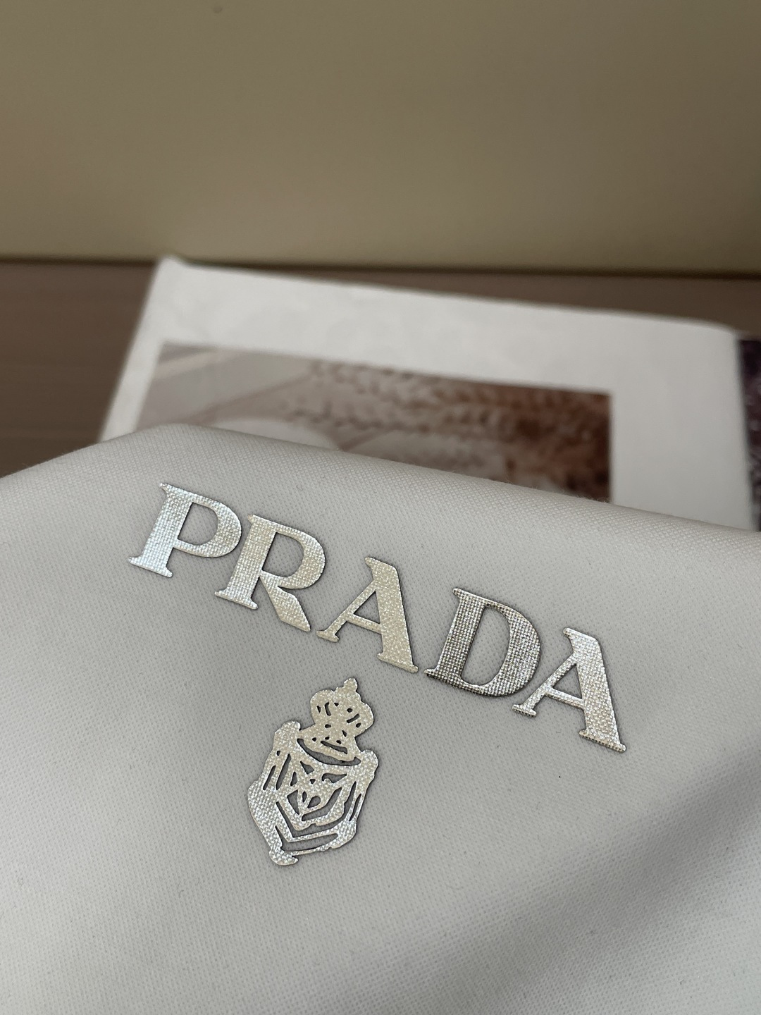 Prad 2026ss夏装新品 专柜在售 最新系列图案logo短袖T恤 必须人手一件的节奏！进口顶极丝光