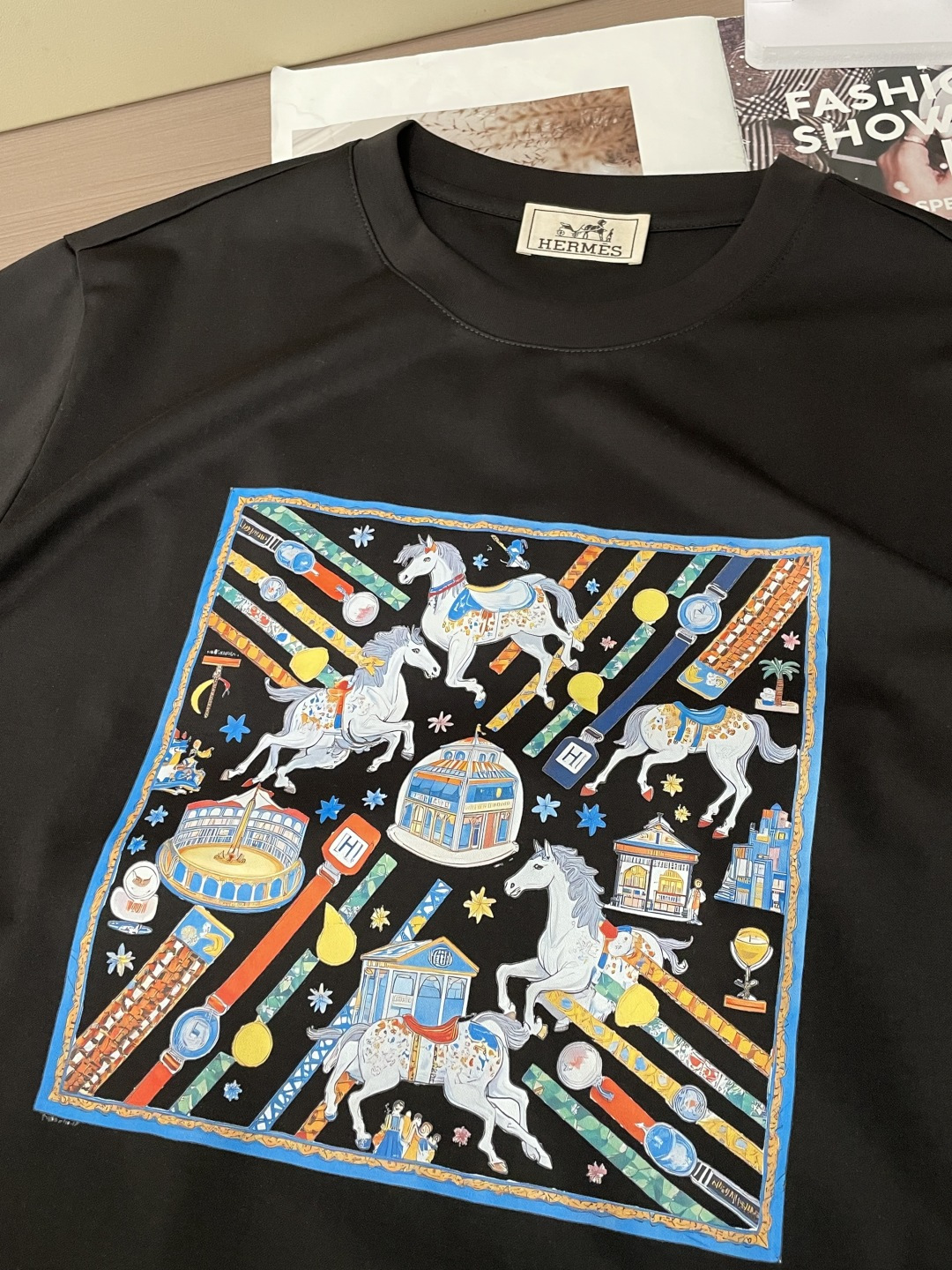 爱马仕 2026ss夏装新品 专柜在售 最新系列图案logo短袖T恤 必须人手一件的节奏！进口顶极丝光棉
