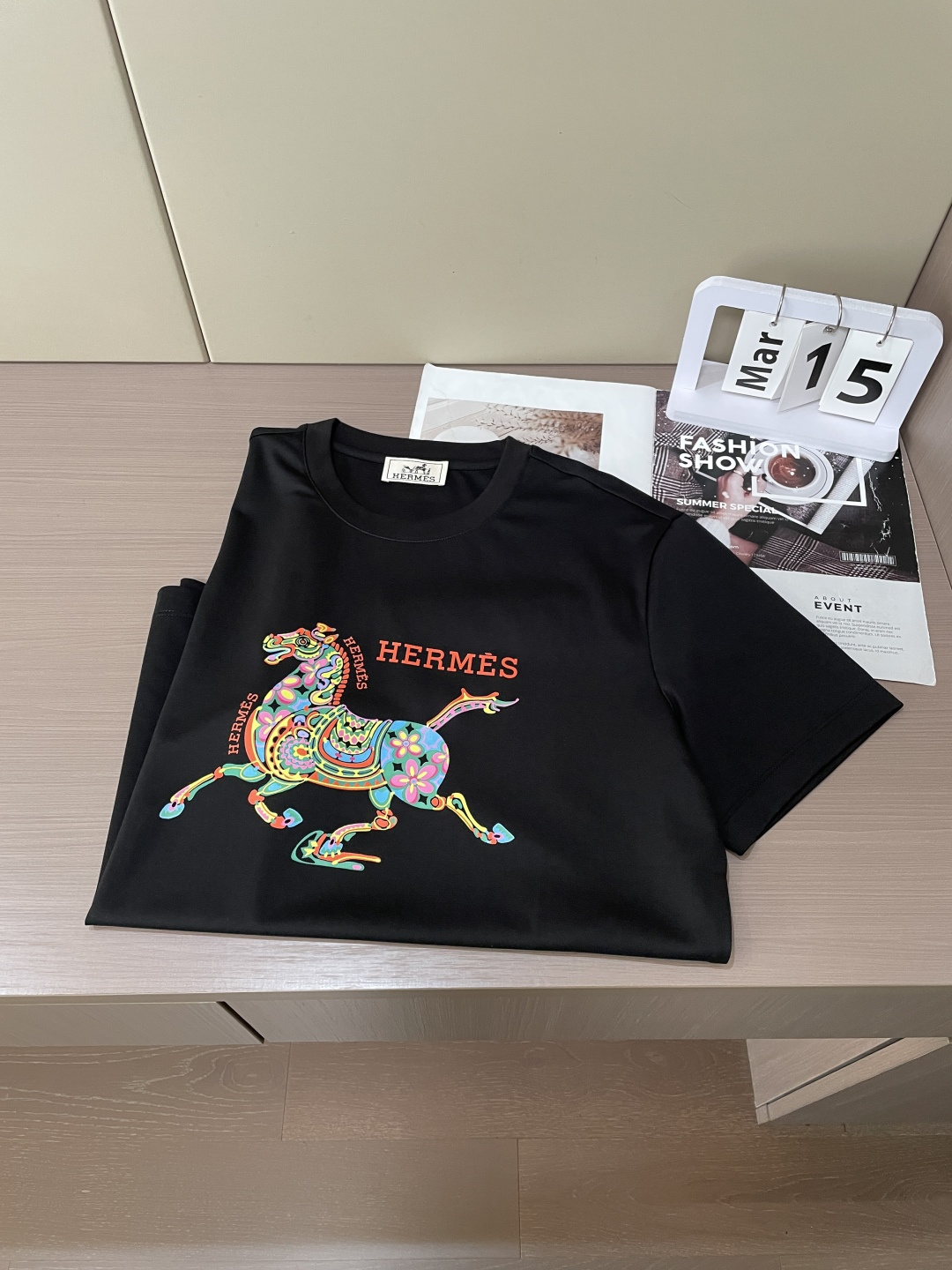爱马仕 2026ss夏装新品 专柜在售 最新系列图案logo短袖T恤 必须人手一件的节奏！进口顶极丝光棉
