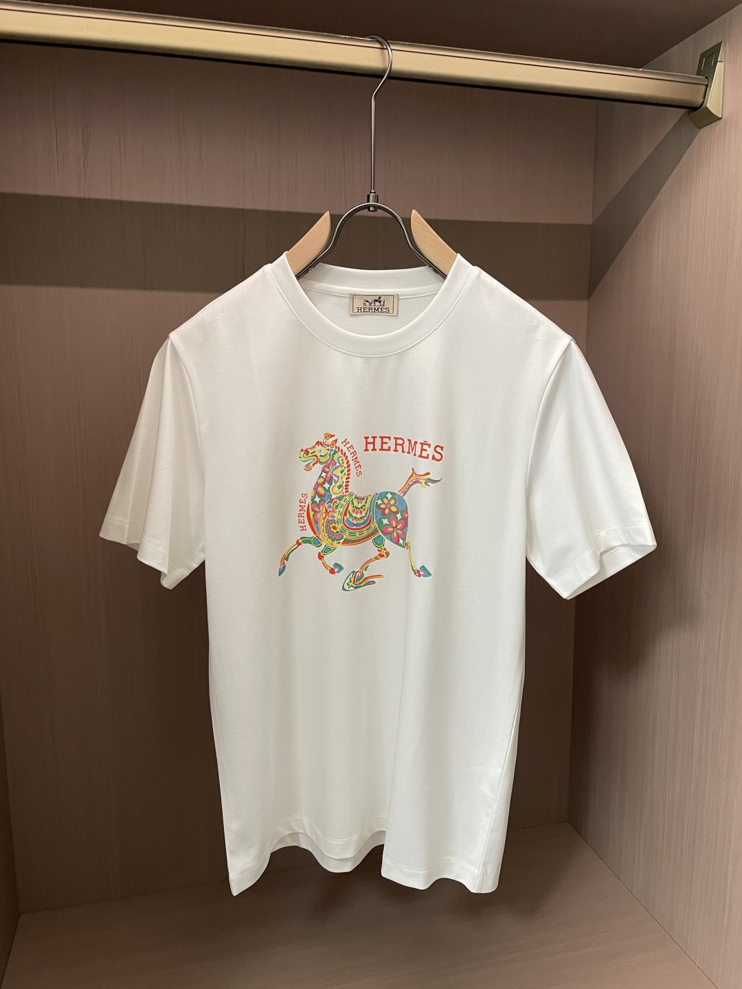 爱马仕 2026ss夏装新品 专柜在售 最新系列图案logo短袖T恤 必须人手一件的节奏！进口顶极丝光棉