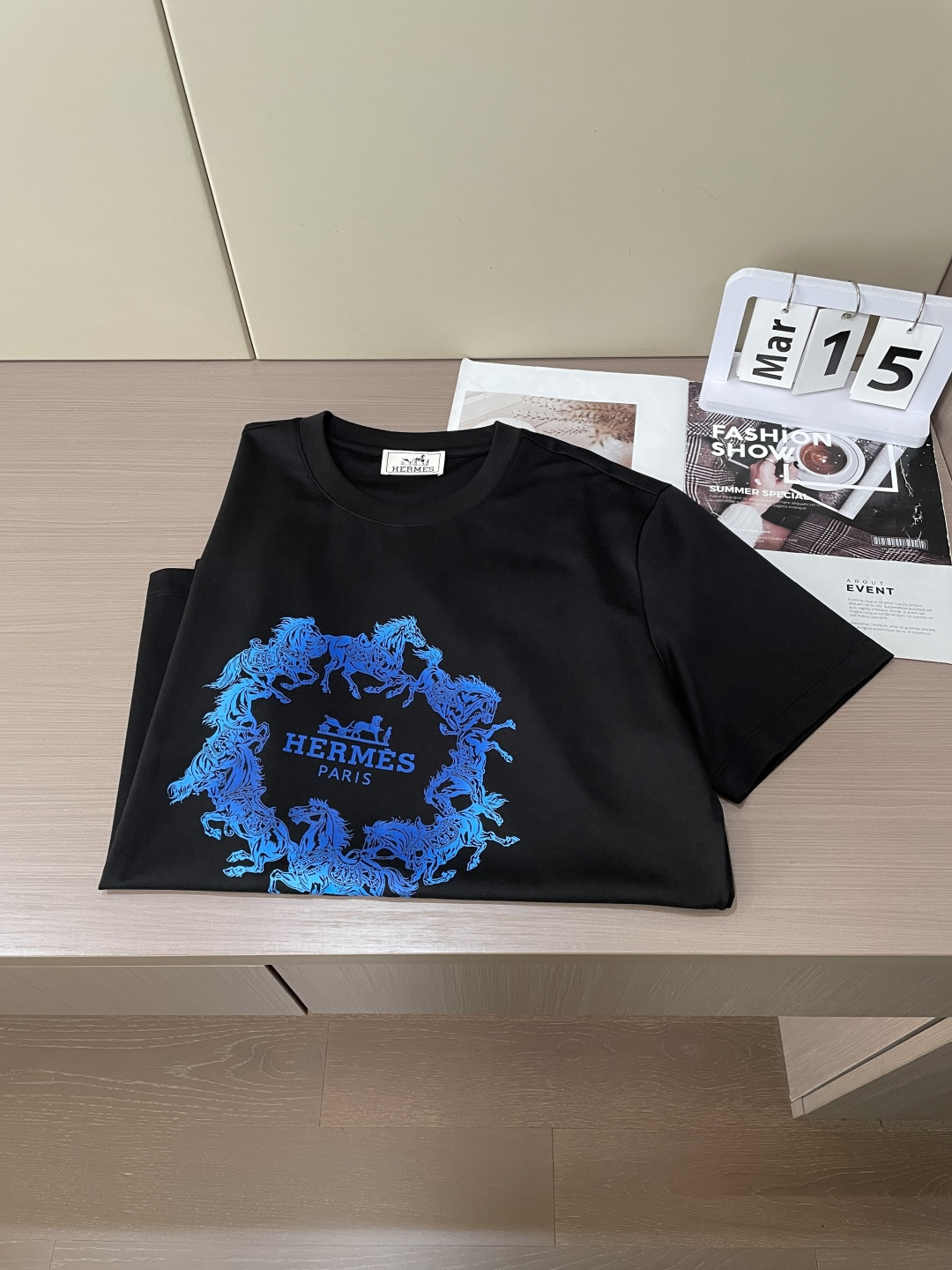 爱马仕 2026ss夏装新品 专柜在售 最新系列图案logo短袖T恤 必须人手一件的节奏！进口顶极丝光棉