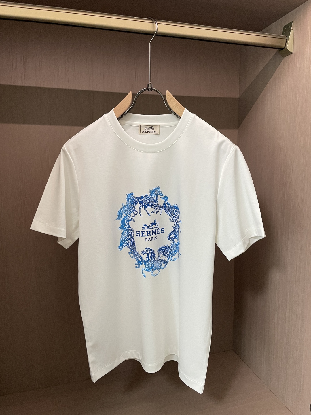 爱马仕 2026ss夏装新品 专柜在售 最新系列图案logo短袖T恤 必须人手一件的节奏！进口顶极丝光棉