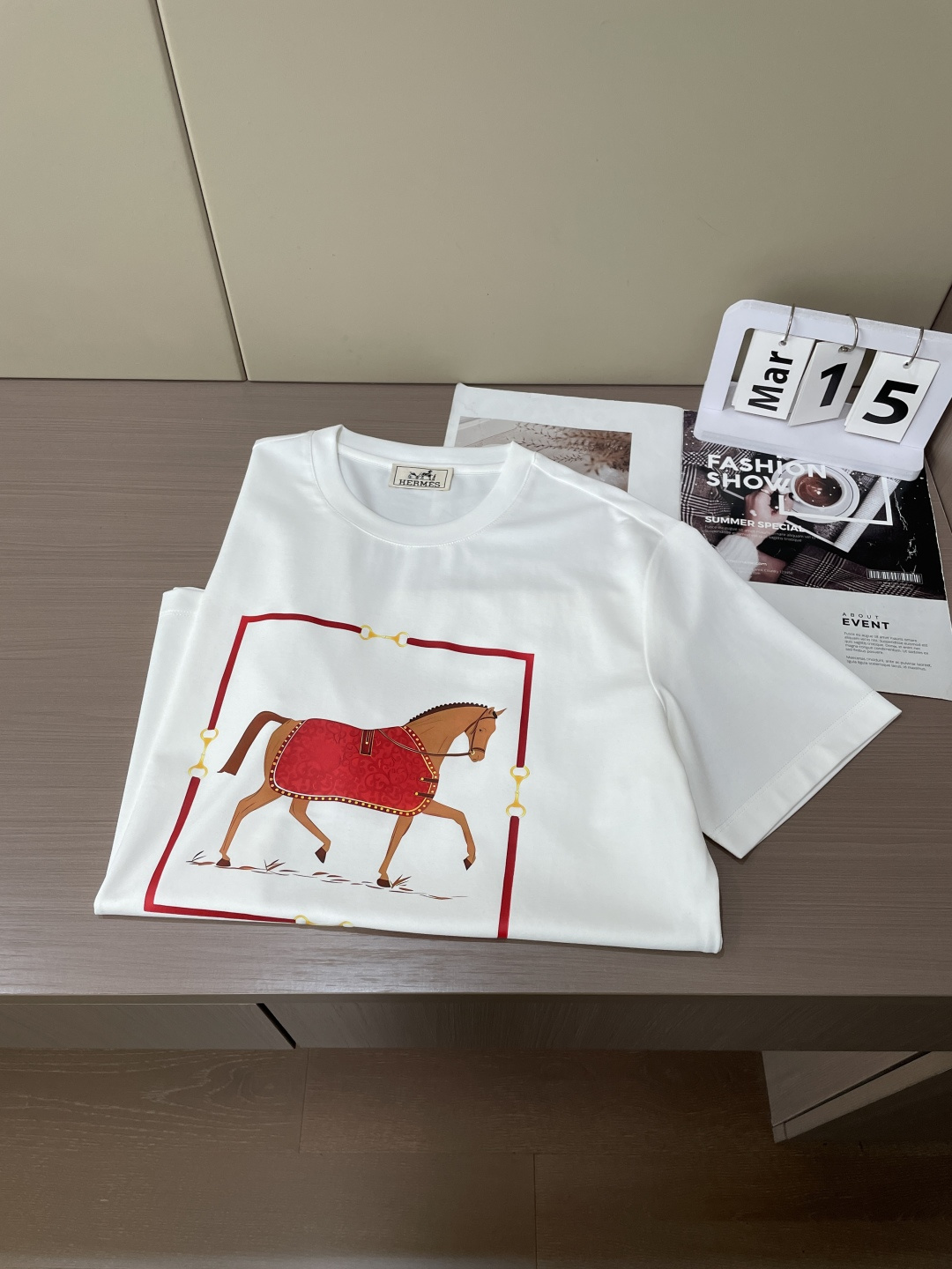 爱马仕 2026ss夏装新品 专柜在售 最新系列图案logo短袖T恤 必须人手一件的节奏！进口顶极丝光棉