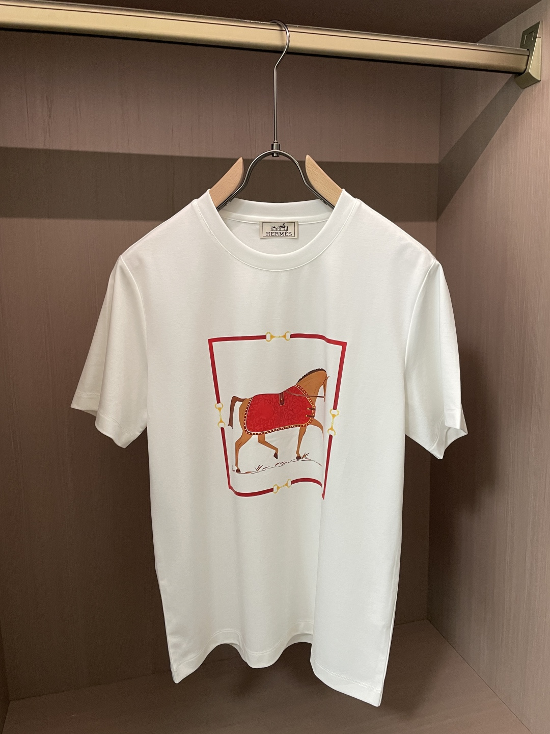 爱马仕 2026ss夏装新品 专柜在售 最新系列图案logo短袖T恤 必须人手一件的节奏！进口顶极丝光棉