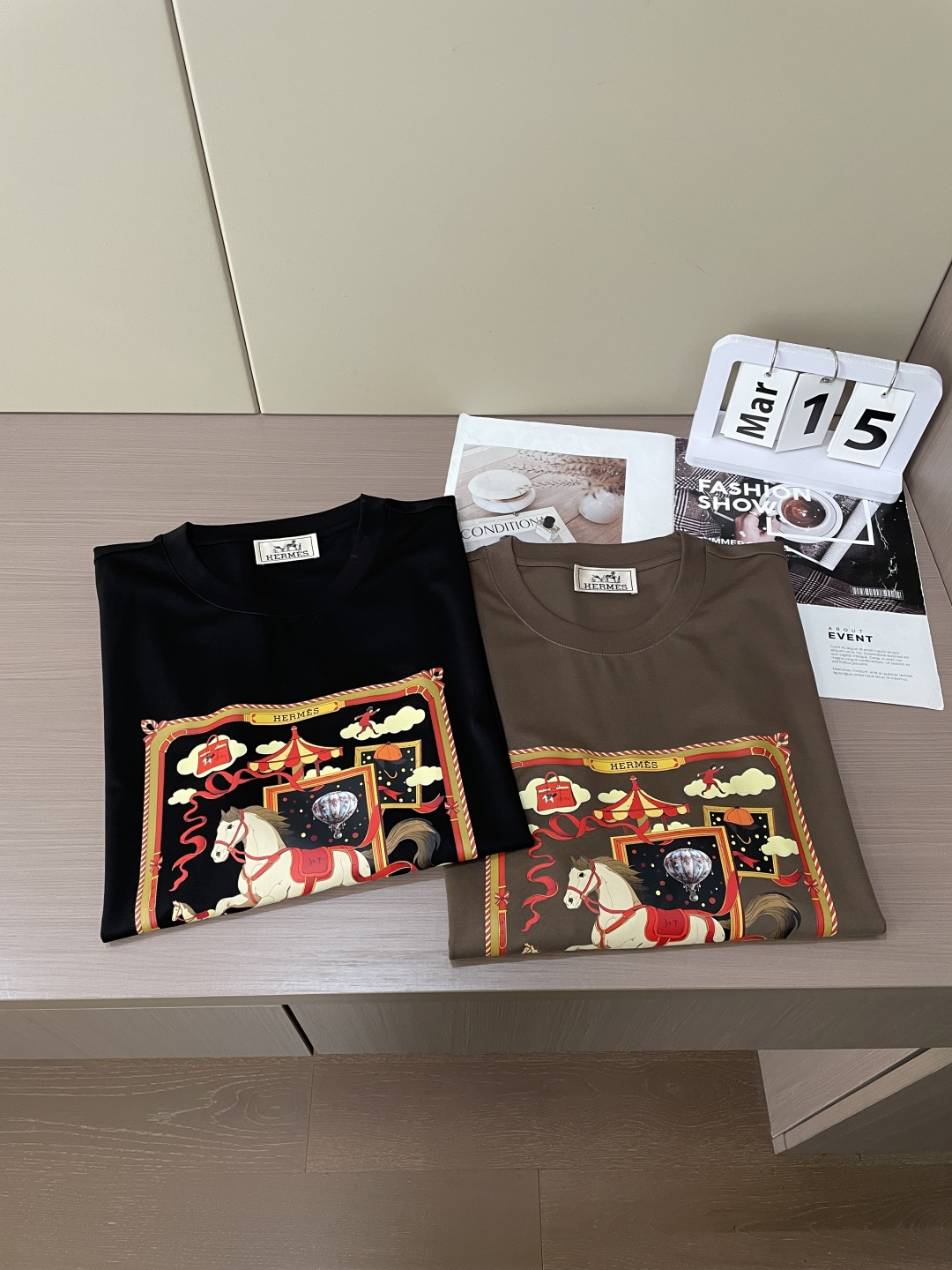 爱马仕 2026ss夏装新品 专柜在售 最新系列图案logo短袖T恤 必须人手一件的节奏！进口顶极丝光棉