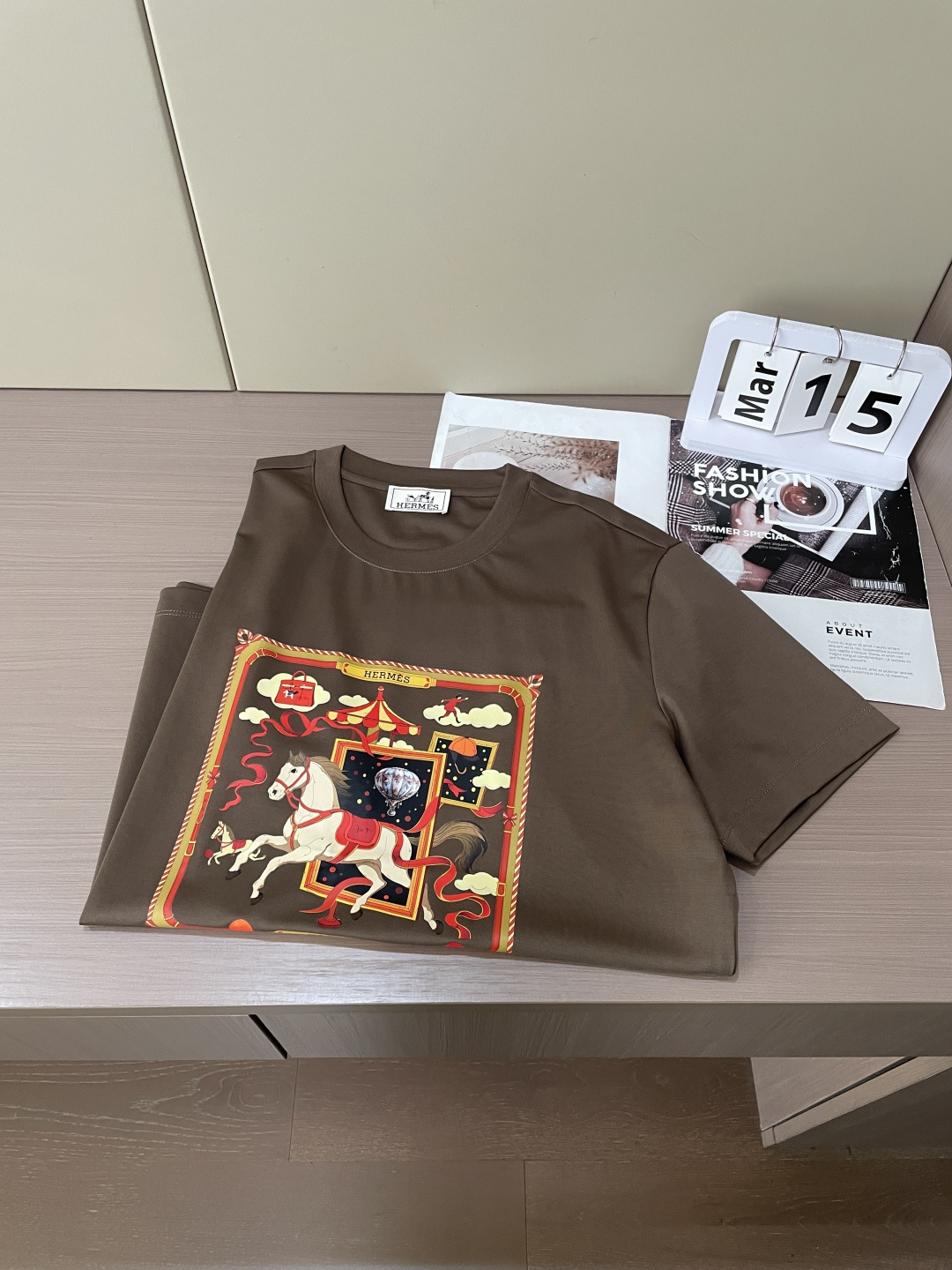 爱马仕 2026ss夏装新品 专柜在售 最新系列图案logo短袖T恤 必须人手一件的节奏！进口顶极丝光棉