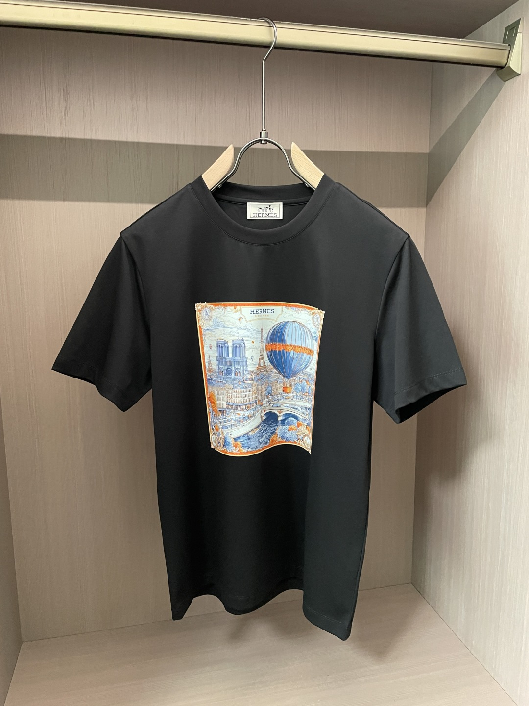 爱马仕 2026ss夏装新品 专柜在售 最新系列图案logo短袖T恤 必须人手一件的节奏！进口顶极丝光棉