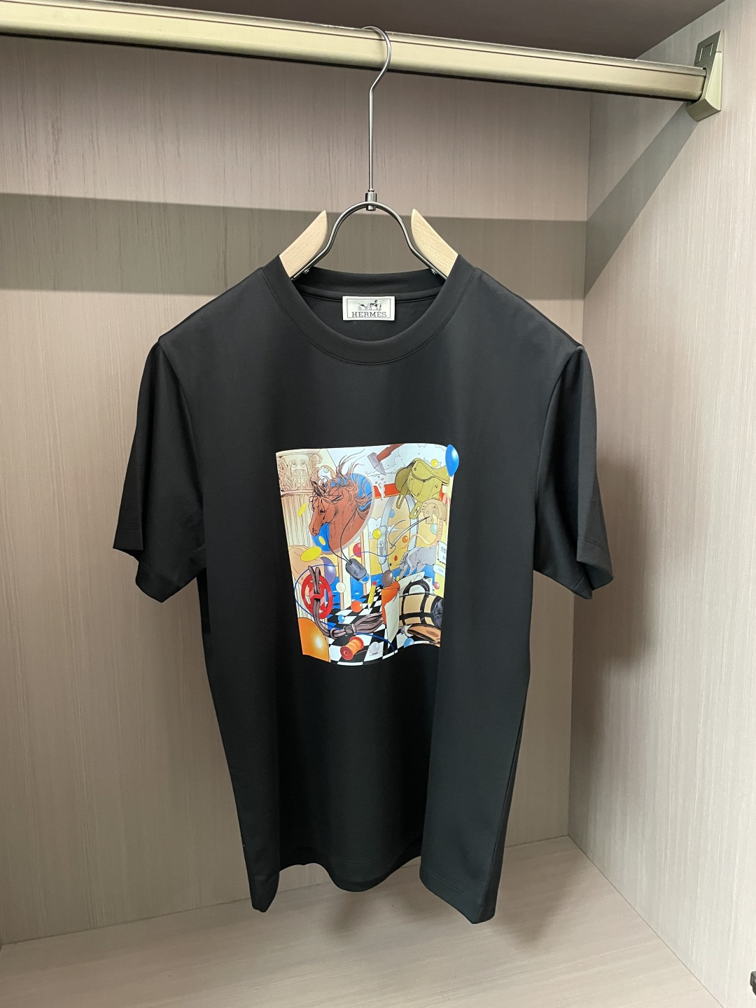 爱马仕 2026ss夏装新品 专柜在售 最新系列图案logo短袖T恤 必须人手一件的节奏！进口顶极丝光棉