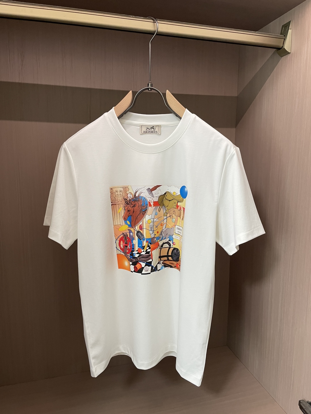 爱马仕 2026ss夏装新品 专柜在售 最新系列图案logo短袖T恤 必须人手一件的节奏！进口顶极丝光棉