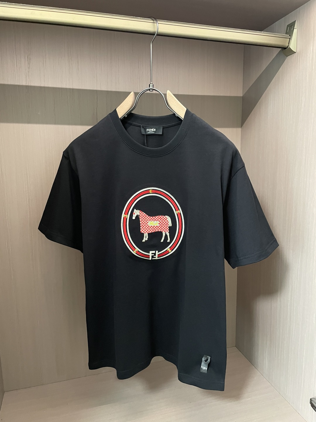 FD 官网同款 官网同款 官网同款⚠️重磅推荐！2026ss夏装新品 专柜在售 最新系列图案logo短袖