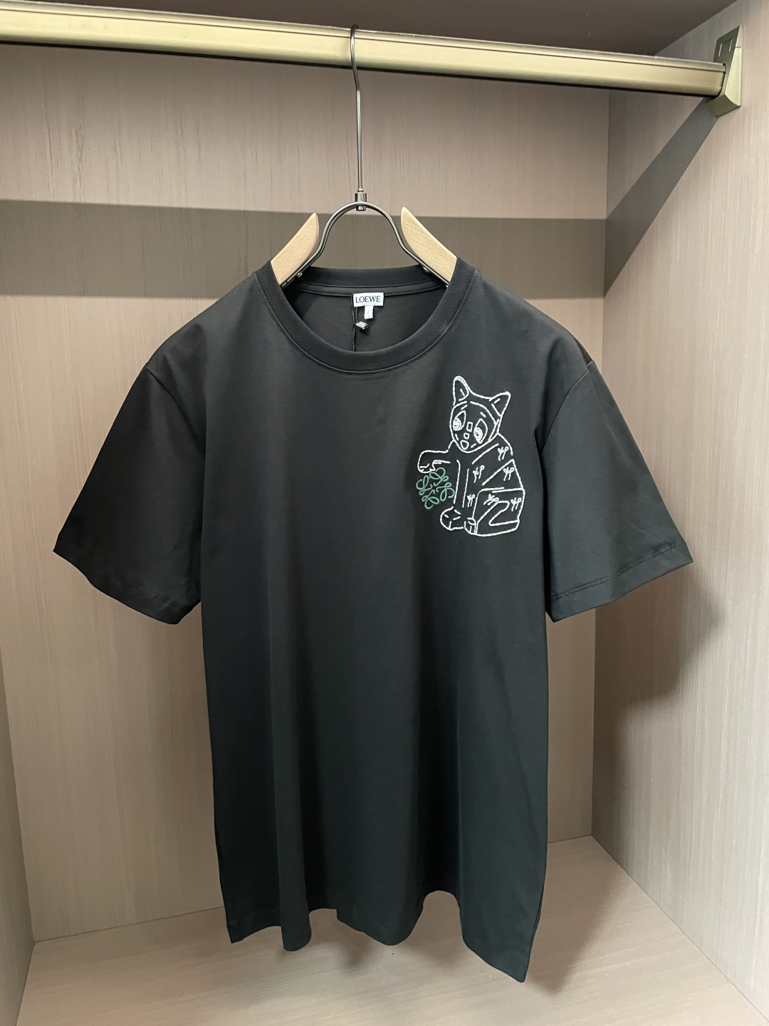 Loewe 官网同款 官网同款 官网同款⚠️重磅推荐！2026ss夏装新品 专柜在售 最新系列图案log