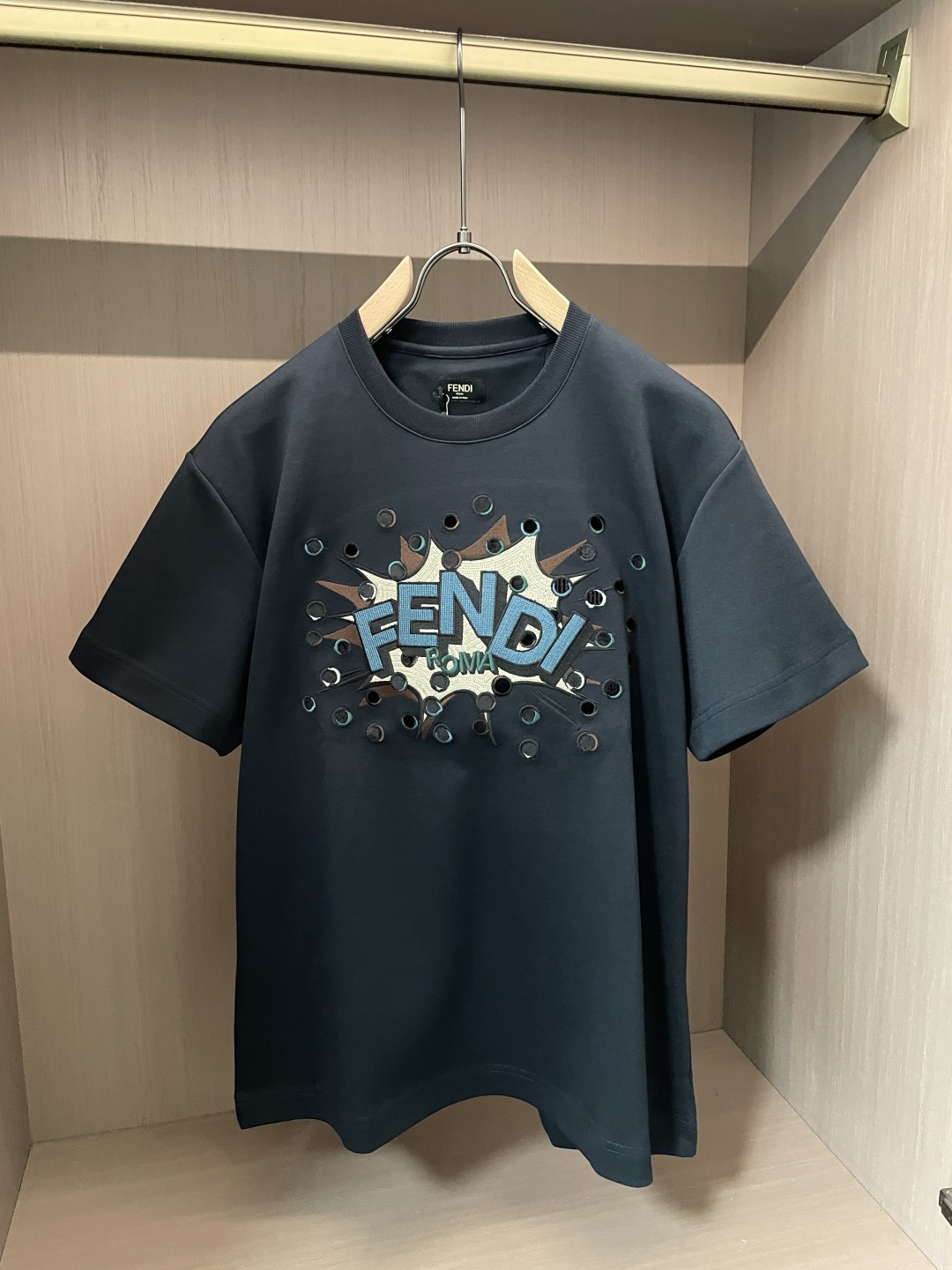 FD 官网同款 官网同款 官网同款⚠️重磅推荐！2026ss夏装新品 专柜在售 最新系列图案logo短袖