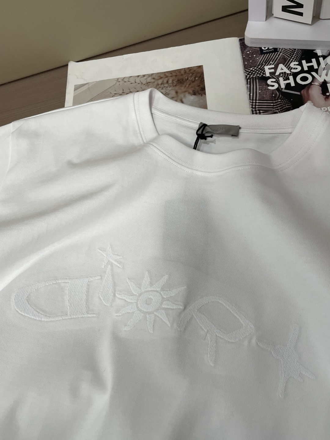 D奥官网同款 官网同款 官网同款⚠️重磅推荐！2026ss夏装新品 专柜在售 最新系列图案logo短袖T