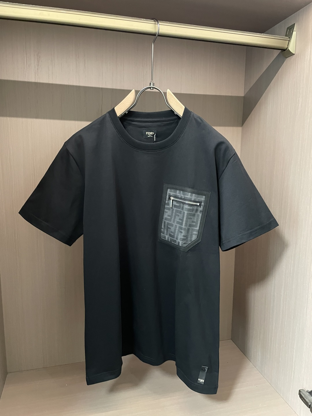 FD 官网同款 官网同款 官网同款⚠️重磅推荐！2026ss夏装新品 专柜在售 最新系列图案logo短袖