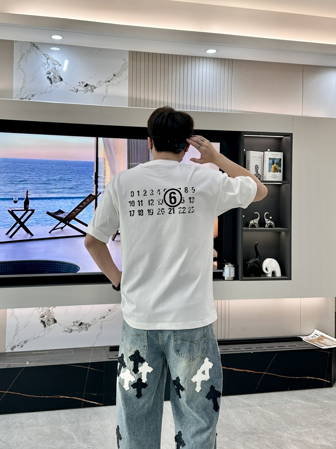 马吉拉 2026春夏款/官网同步面料采用重磅纯棉精梳棉面料，OS宽松版型，上身版型超正！日常百搭，衣橱必