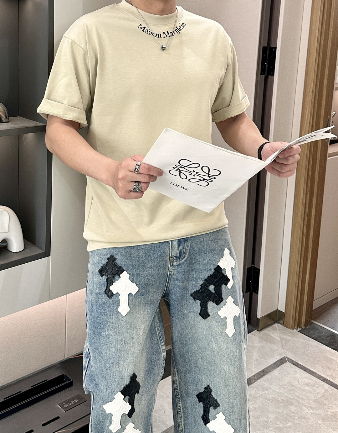 马吉拉 2026春夏款/官网同步面料采用重磅纯棉精梳棉面料，OS宽松版型，上身版型超正！日常百搭，衣橱必