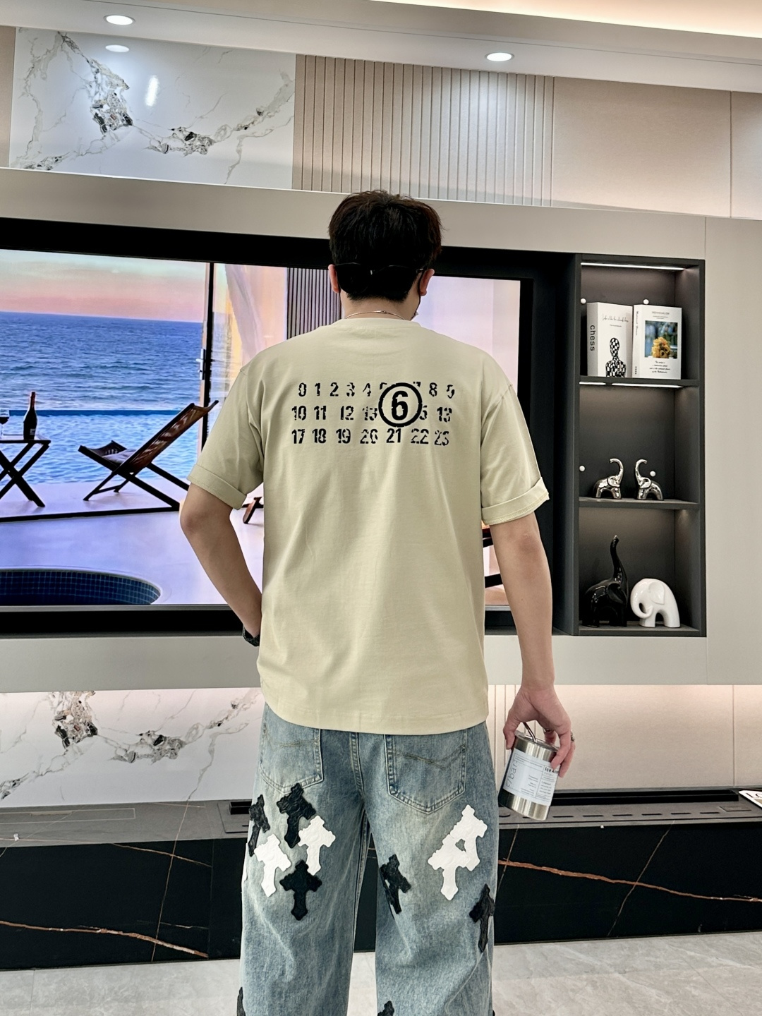 马吉拉 2026春夏款/官网同步面料采用重磅纯棉精梳棉面料，OS宽松版型，上身版型超正！日常百搭，衣橱必