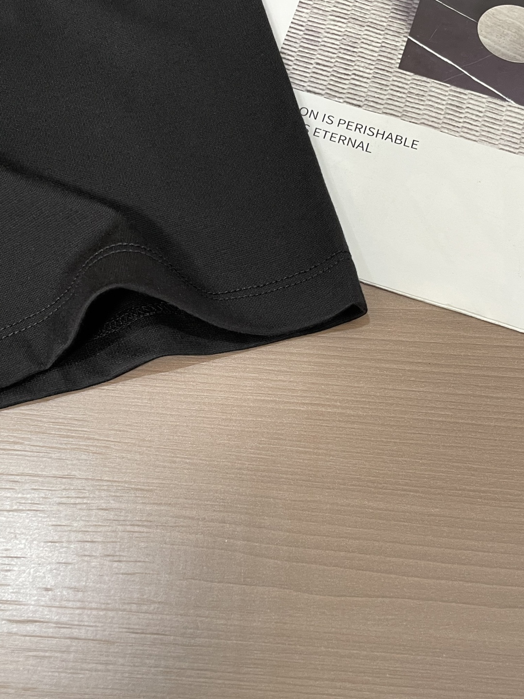 DG 2026 春夏新款男士短袖T恤，全新升级百搭基础款，低调奢华，品格之选！甄选进口丝光棉打造而成，吸