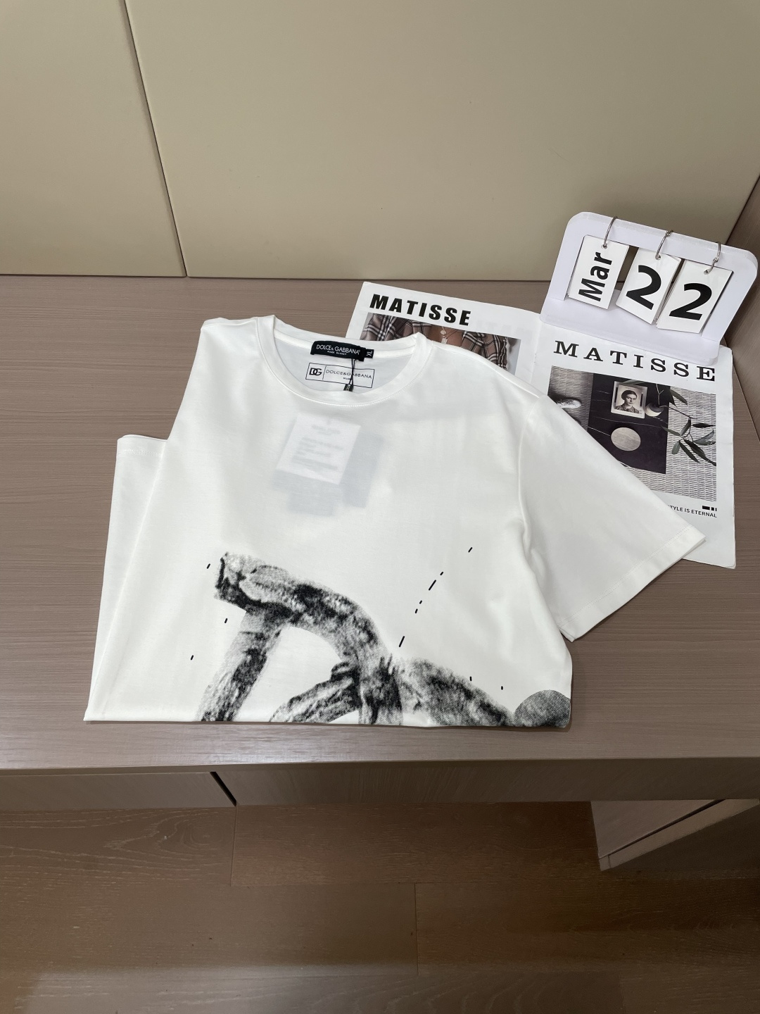 DG 2026 春夏新款男士短袖T恤，全新升级百搭基础款，低调奢华，品格之选！甄选进口丝光棉打造而成，吸