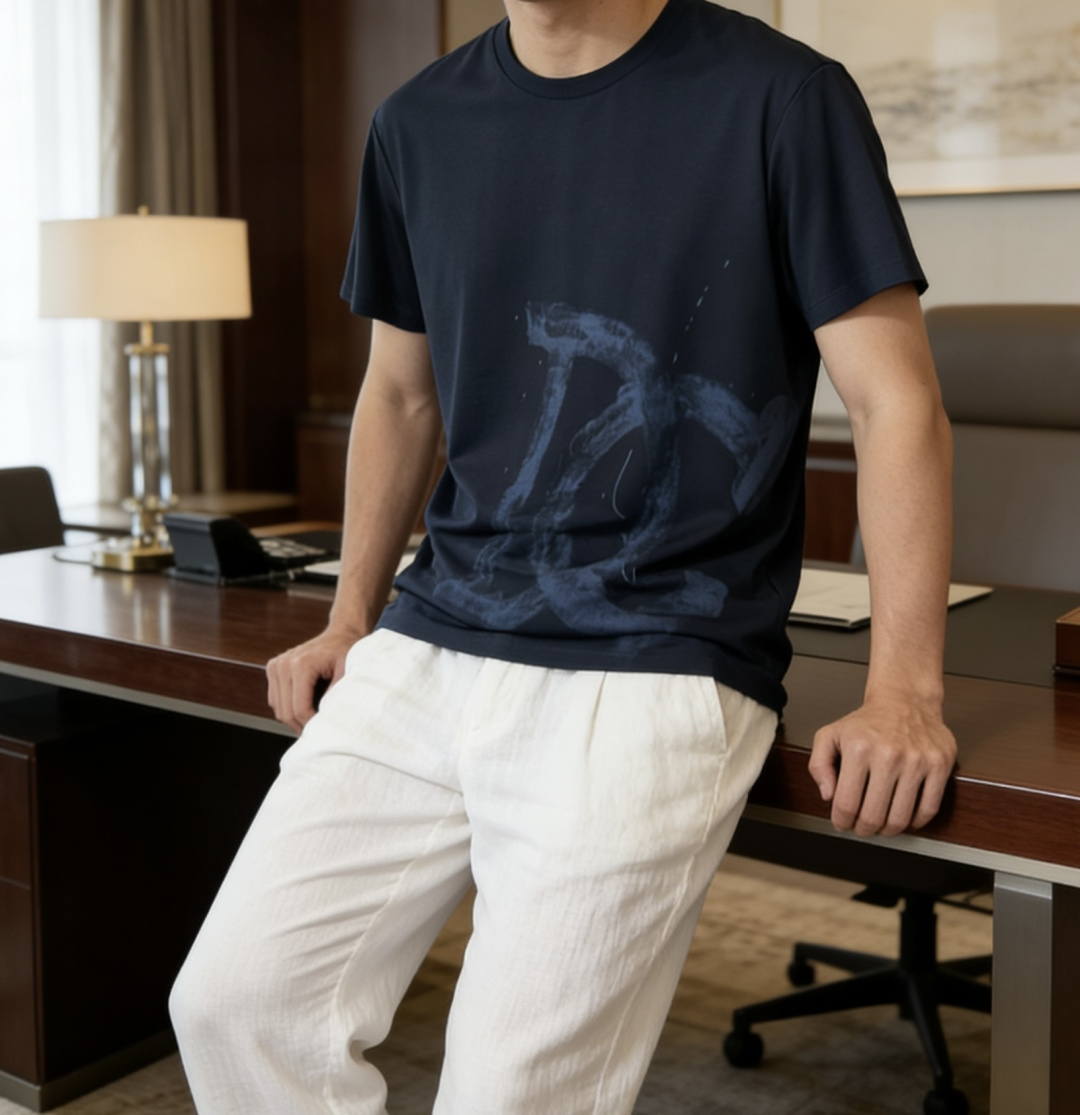 DG 2026 春夏新款男士短袖T恤，全新升级百搭基础款，低调奢华，品格之选！甄选进口丝光棉打造而成，吸