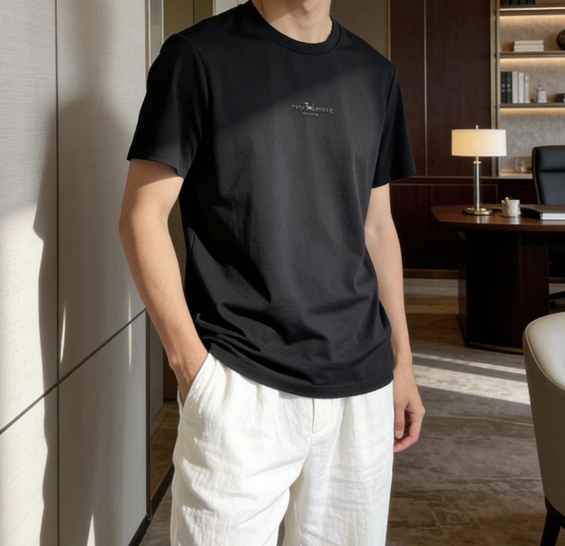 · TB 2026 春夏新款男士短袖T恤，全新升级百搭基础款，低调奢华，品格之选！甄选进口丝光棉打造而成
