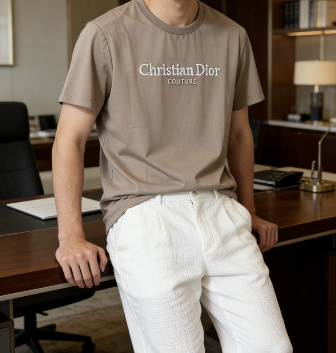 D奥 2026 春夏新款男士短袖T恤，全新升级百搭基础款，低调奢华，品格之选！甄选进口丝光棉打造而成，吸