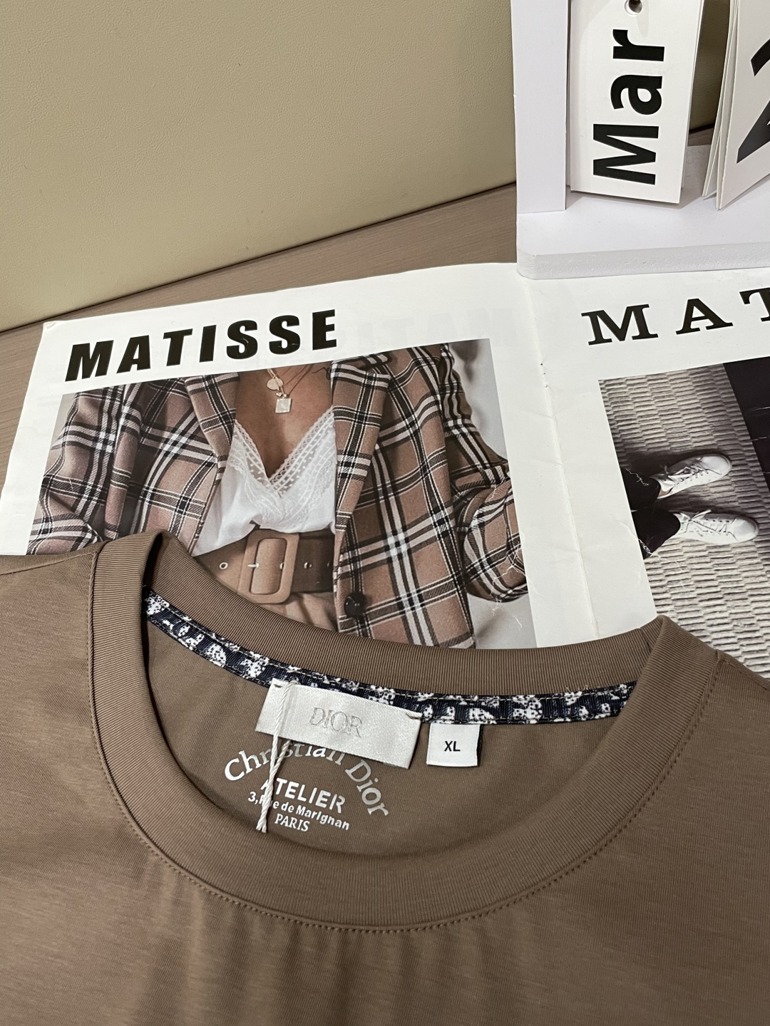 D奥 2026 春夏新款男士短袖T恤，全新升级百搭基础款，低调奢华，品格之选！甄选进口丝光棉打造而成，吸