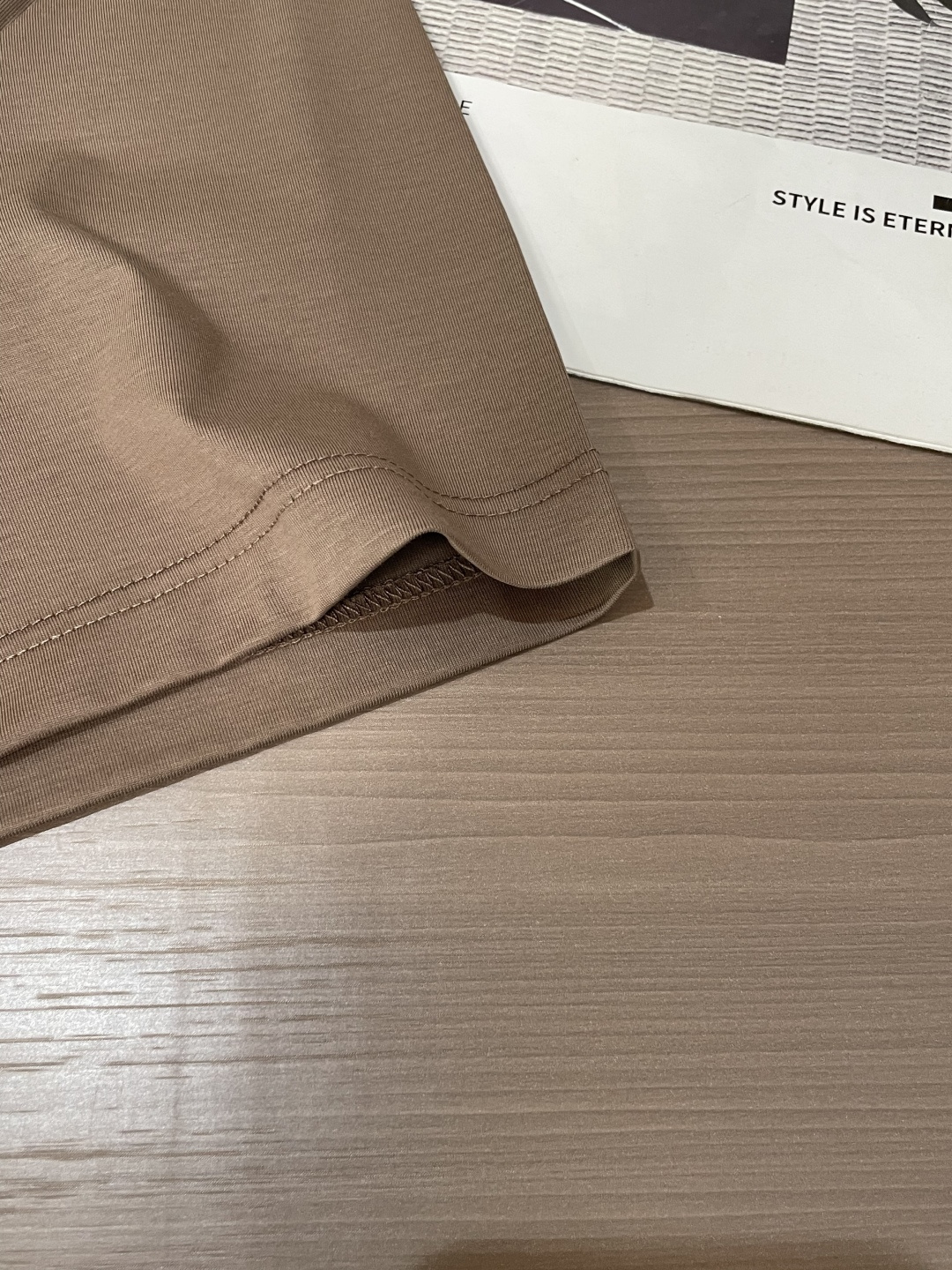 D奥 2026 春夏新款男士短袖T恤，全新升级百搭基础款，低调奢华，品格之选！甄选进口丝光棉打造而成，吸