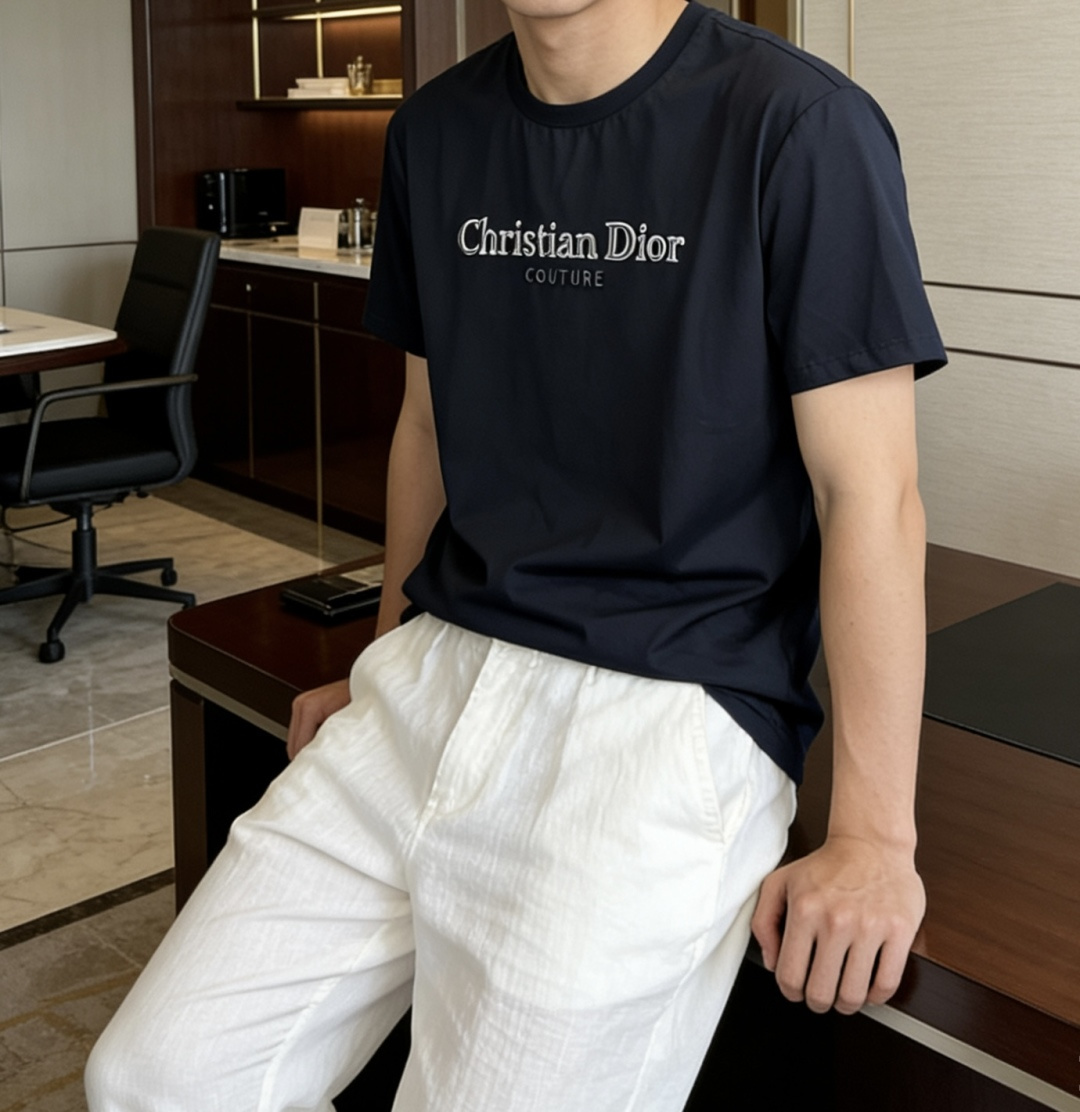 D奥 2026 春夏新款男士短袖T恤，全新升级百搭基础款，低调奢华，品格之选！甄选进口丝光棉打造而成，吸