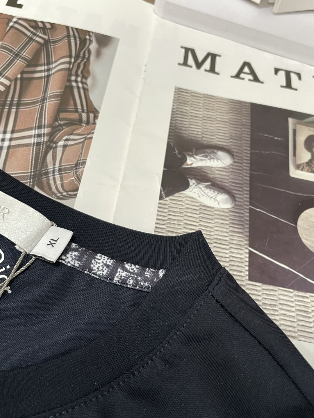 D奥 2026 春夏新款男士短袖T恤，全新升级百搭基础款，低调奢华，品格之选！甄选进口丝光棉打造而成，吸