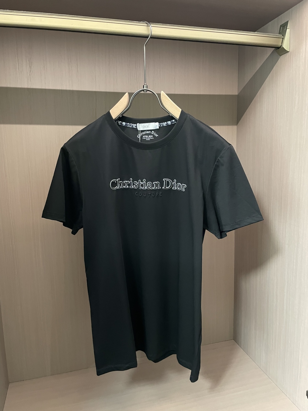 D奥 2026 春夏新款男士短袖T恤，全新升级百搭基础款，低调奢华，品格之选！甄选进口丝光棉打造而成，吸