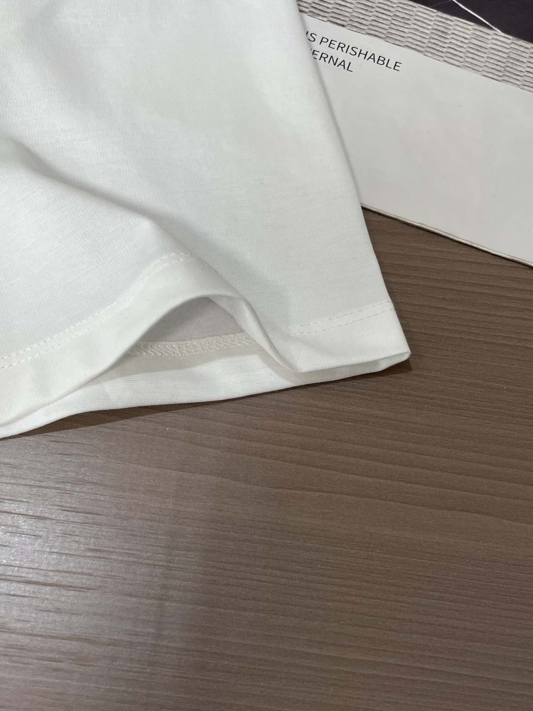 蒙口 2026 春夏新款男士短袖T恤，全新升级百搭基础款，低调奢华，品格之选！甄选进口丝光棉打造而成，吸