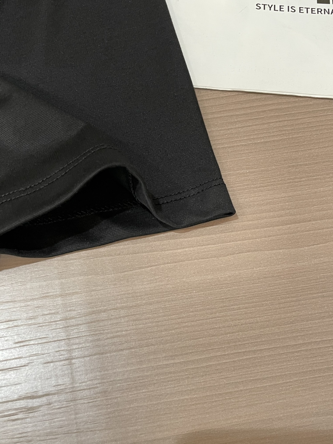 蒙口 2026 春夏新款男士短袖T恤，全新升级百搭基础款，低调奢华，品格之选！甄选进口丝光棉打造而成，吸