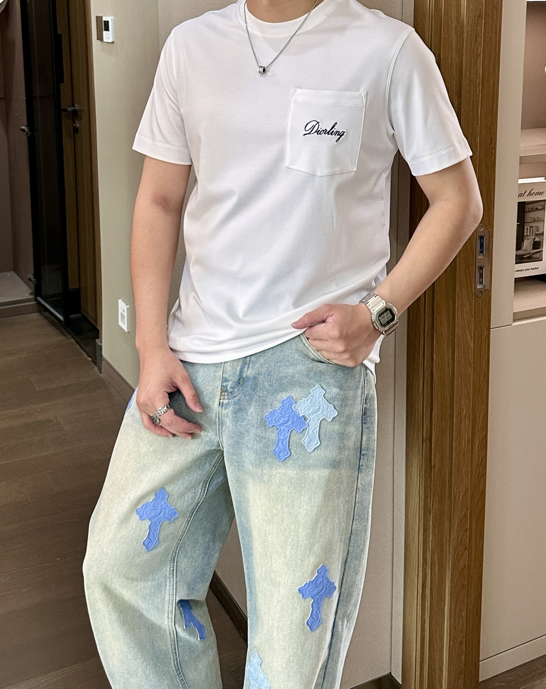 · D奥 2026春夏新款首发专柜最新款短袖圆领T恤 高端订制 设计前卫时尚！品牌logo重工艺设计 高