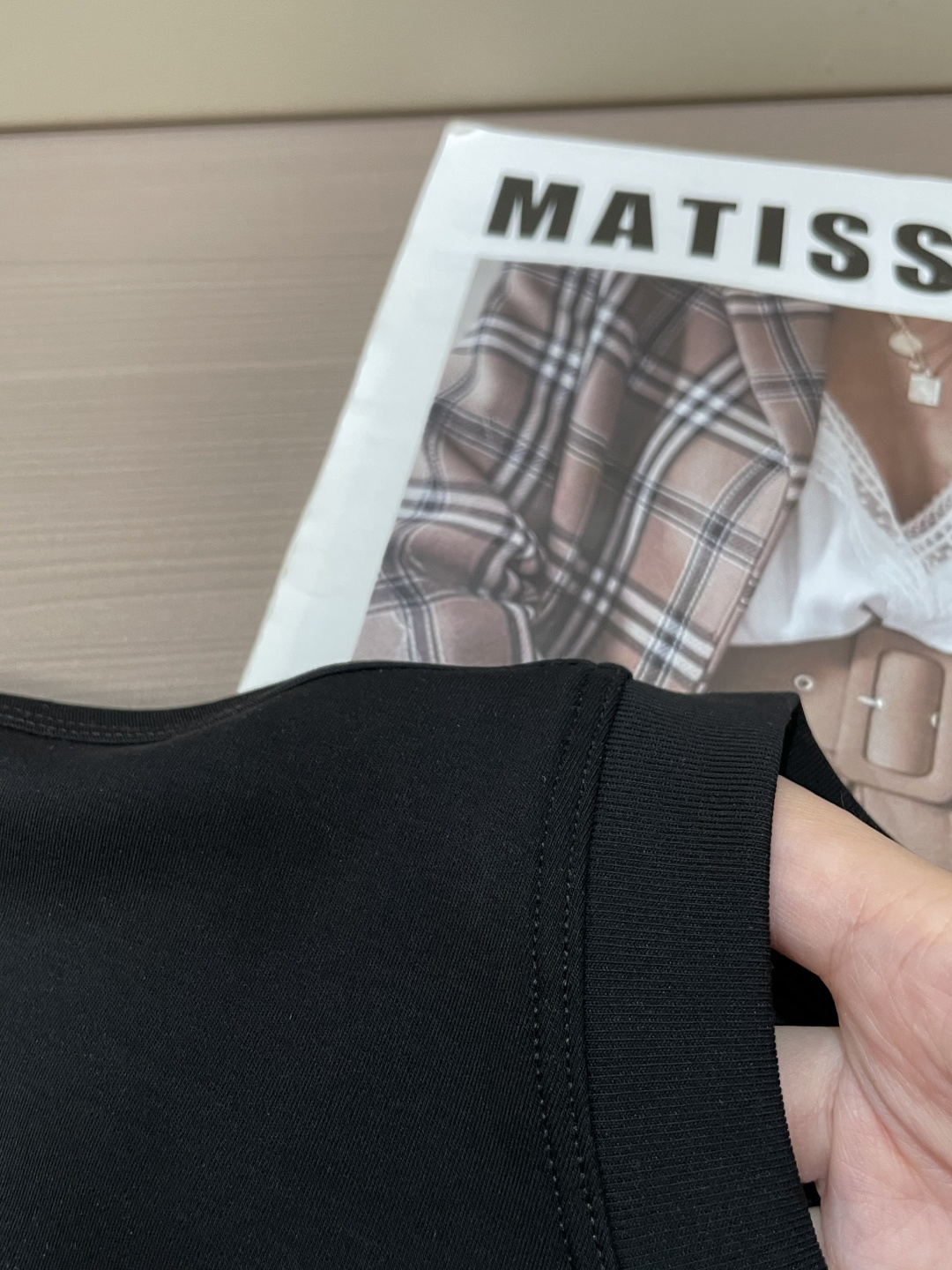 · Loewe 2026春夏新款首发专柜最新款短袖圆领T恤 高端订制 设计前卫时尚！品牌logo重工艺设