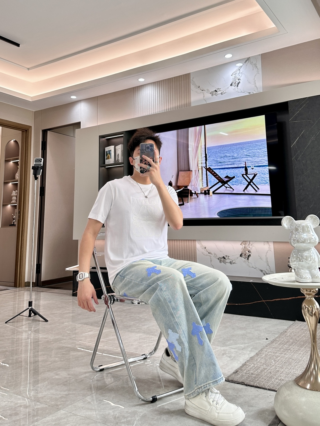 · Loewe 2026春夏新款首发专柜最新款短袖圆领T恤 高端订制 设计前卫时尚！品牌logo重工艺设