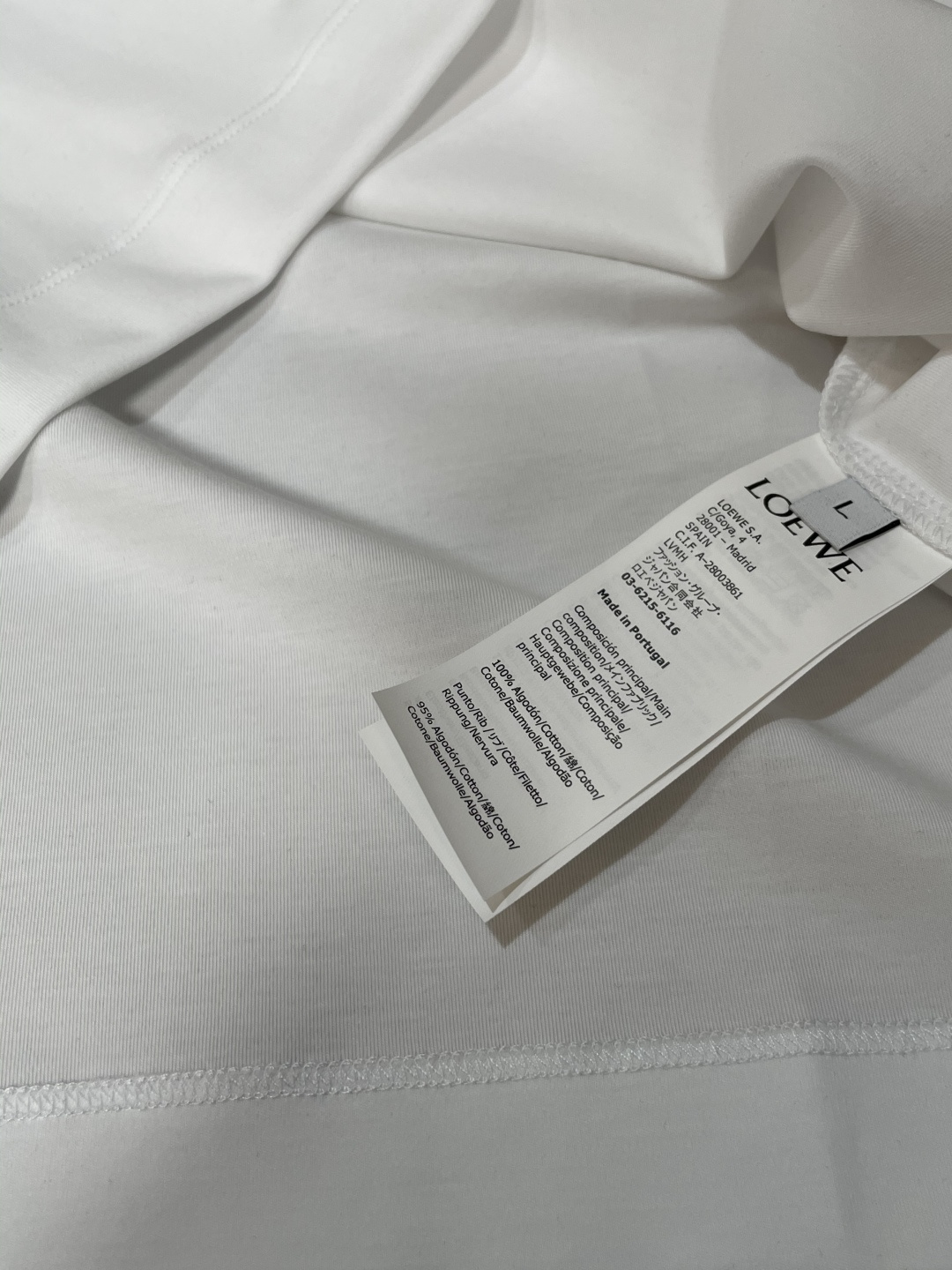 · Loewe 2026春夏新款首发专柜最新款短袖圆领T恤 高端订制 设计前卫时尚！品牌logo重工艺设