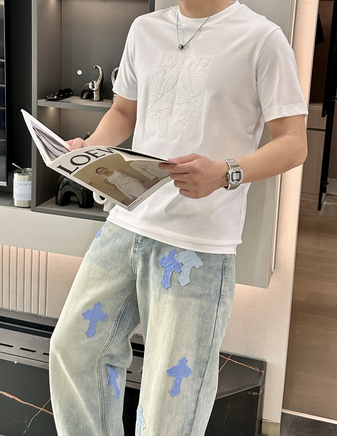 · Loewe 2026春夏新款首发专柜最新款短袖圆领T恤 高端订制 设计前卫时尚！品牌logo重工艺设